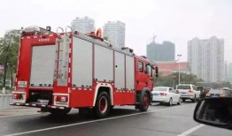 盐城消防车爆料视频曝光,现场惊心动魄，英勇救援瞬间